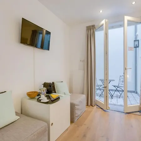 Luxurious In Jordaan Couple Getaway